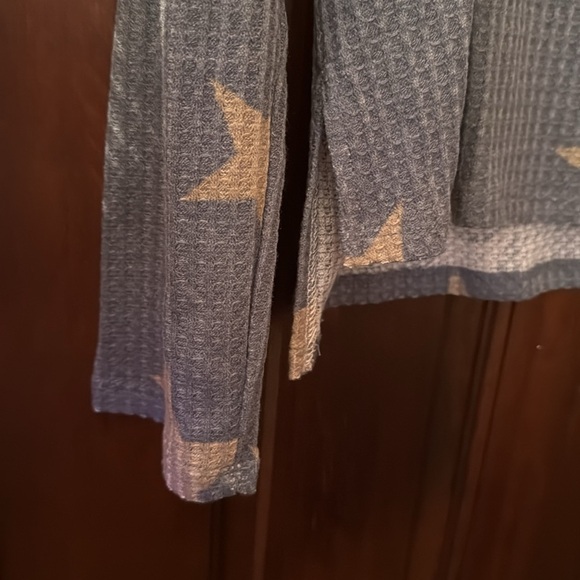 Pink Lily Long Sleeve Star Top - Picture 5 of 10